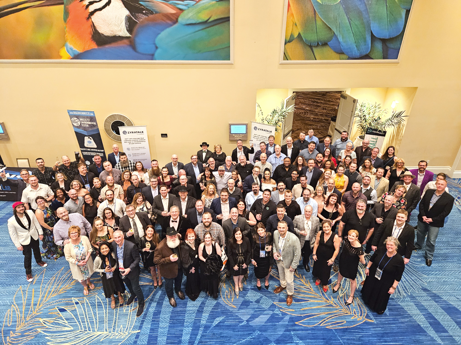 The full iGo Community crowd at a past RISE conference